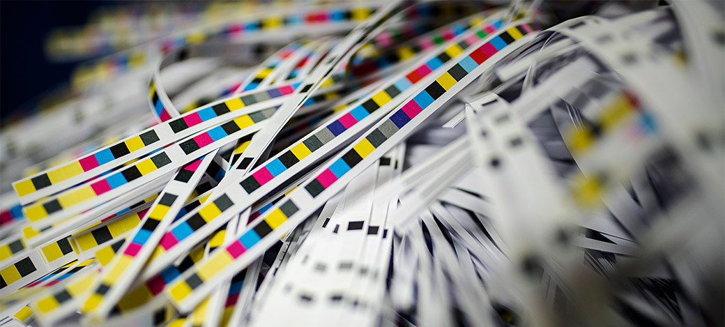 Bilde av papirremser med fargeprøver