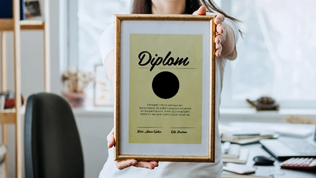 Yello digital trykker diplom og diplomer